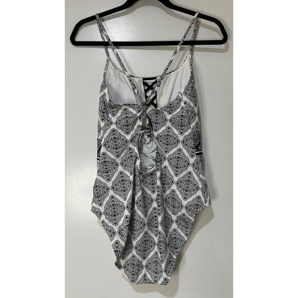 La Blanca Oasis Tile Strappy Back One-Piece Swimsuit White Black Size 14 NWT - Picture 9 of 15
